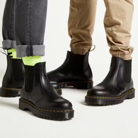 MARTENS MEN'S 2976 BEX SMOOTH LEATHER CHELSEA BOOTS MSRP$190